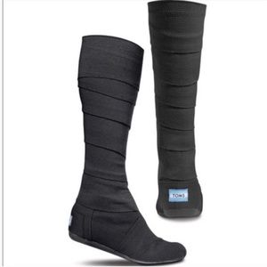 Toms Black Wrap Boots Size 6